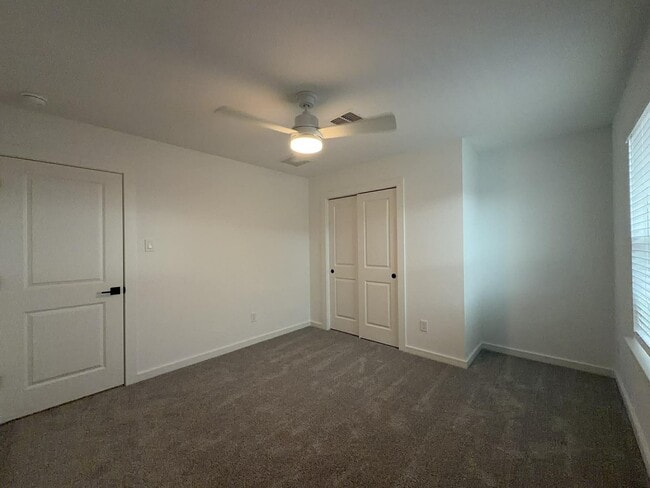 Building Photo - 4727 Bay Vista Dr