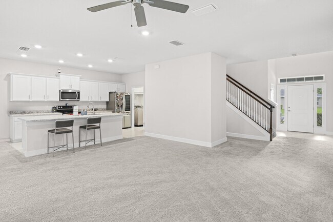 Building Photo - 692 NE Turtleback Trail