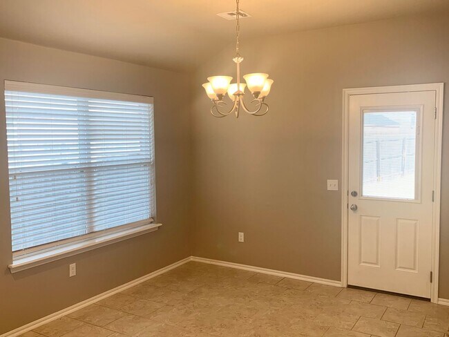 Building Photo - 2712 Demotte Dr