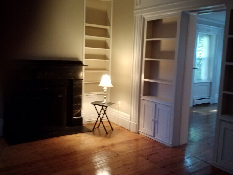 Building Photo - 239 S Main St