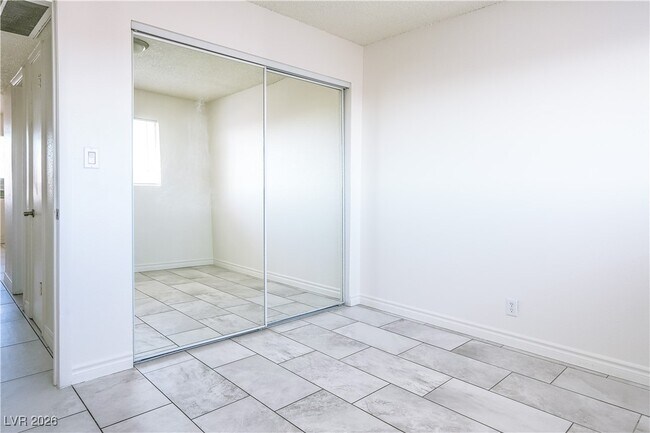 Building Photo - 212 Orland St