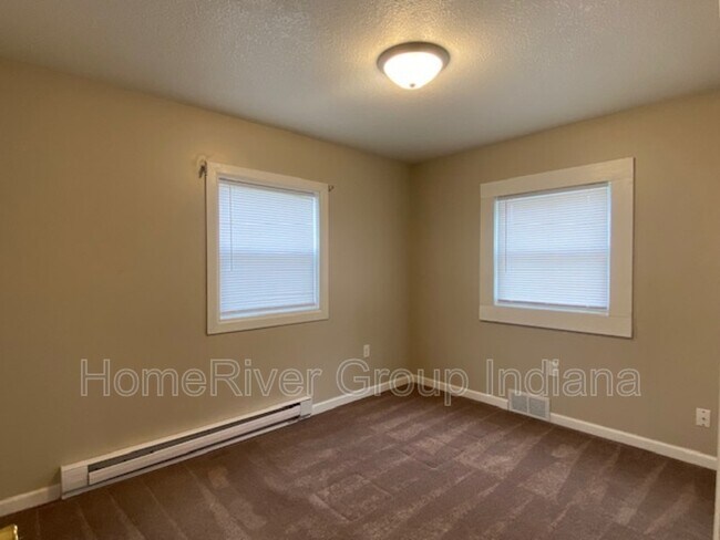Building Photo - 2409 Redwood Ave