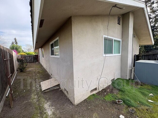 Building Photo - 445 N O'Farrell Ct