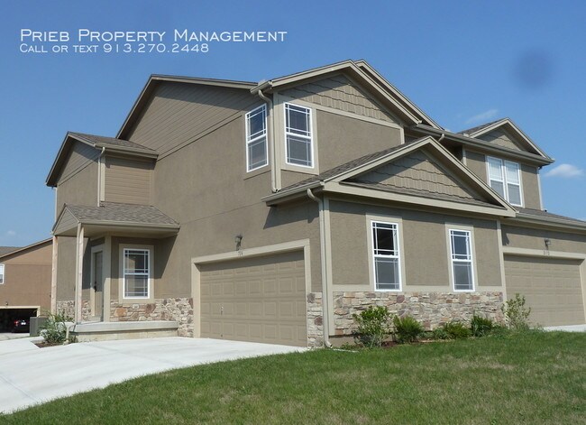 Building Photo - 2134 W Forest Dr