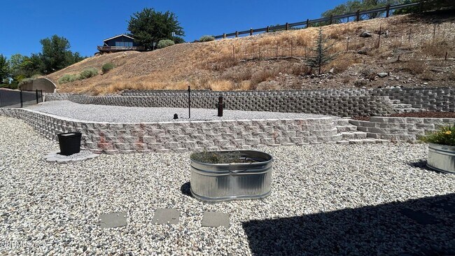 Building Photo - 1640 Peavine Rd
