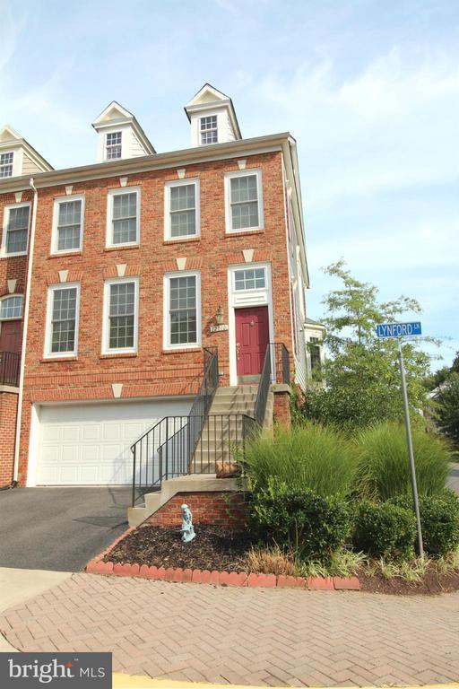 Building Photo - 12010 Lynford Ln