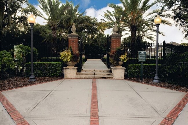 Building Photo - 903 S Bruce St