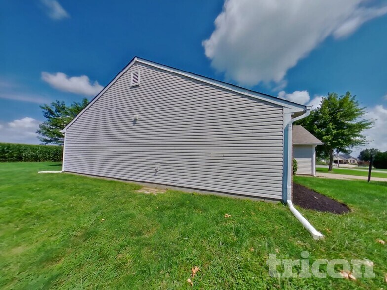 Building Photo - 774 Appaloosa Dr