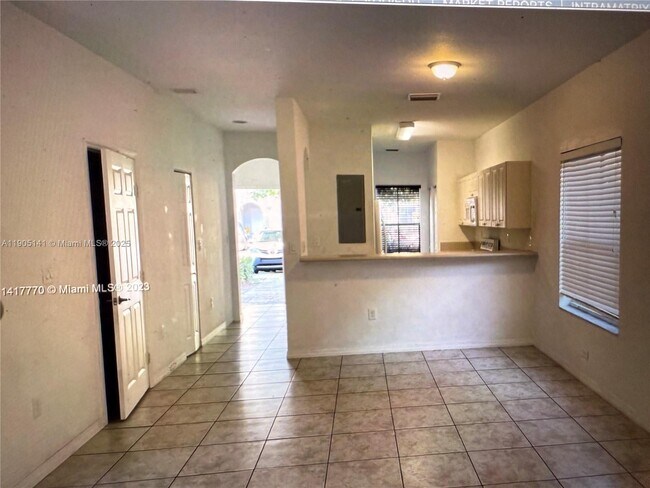 Building Photo - 4932 SW 140th Terrace