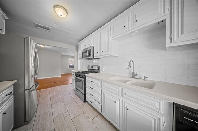 Building Photo - 5829 Holloway St