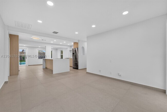 Building Photo - 3036 N 58th Ave