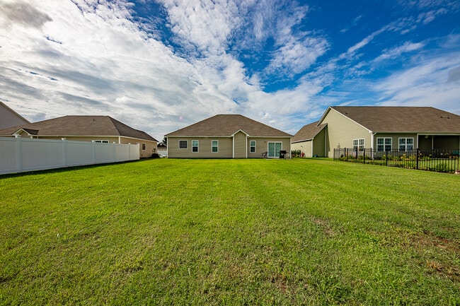 Building Photo - 2807 Bettye Gresham Ln