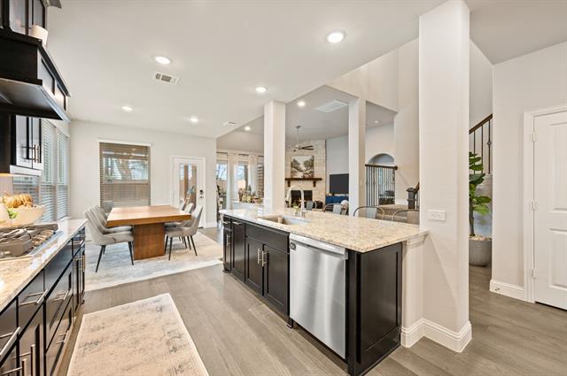 Building Photo - 811 Ridgehurst Rd