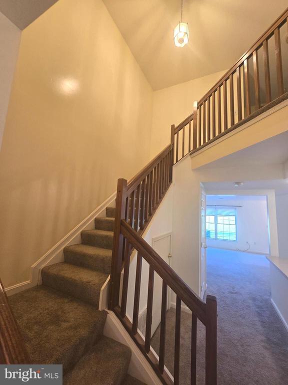 Building Photo - 471 Stonehedge Ln