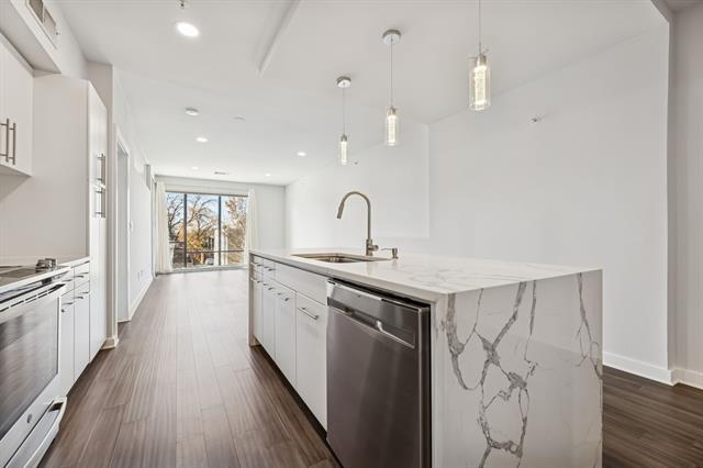 Building Photo - 4040 N Hall St