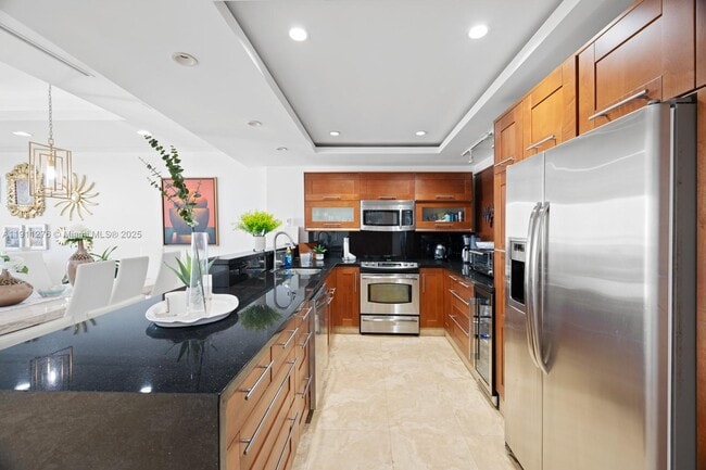 Building Photo - 5701 Collins Ave