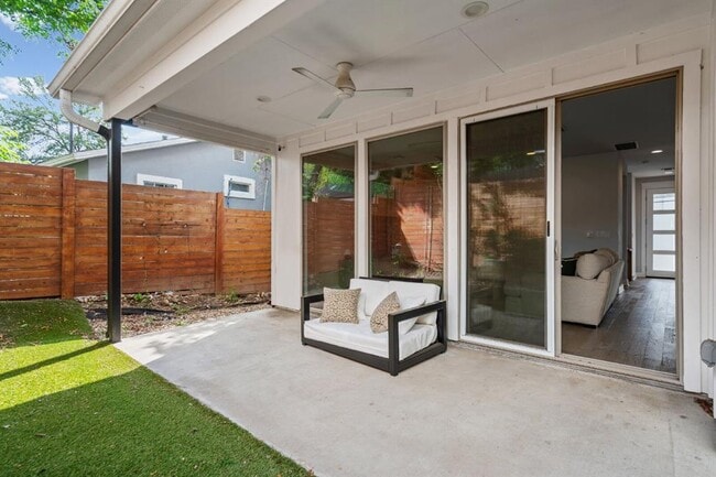 Building Photo - 2906 Webberville Rd