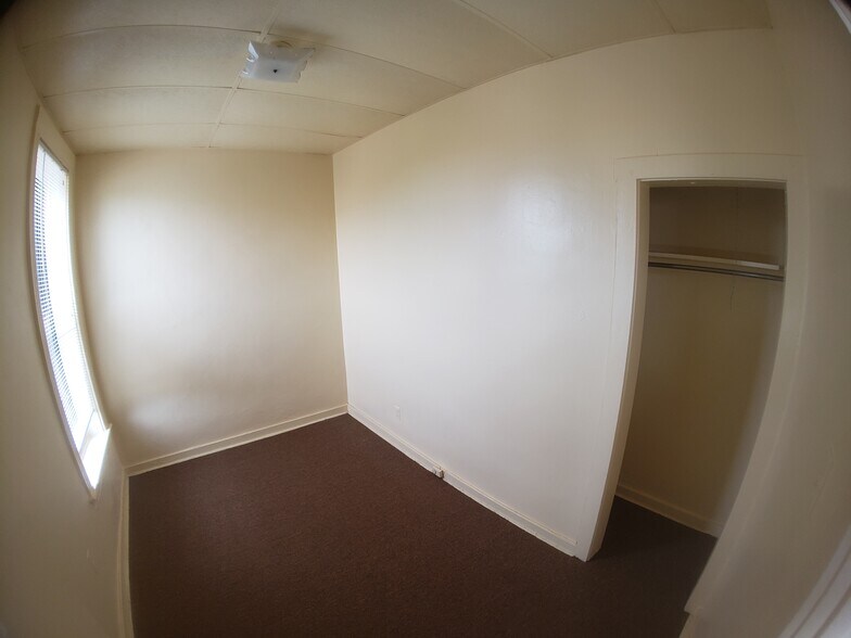 Building Photo - 6529 S Kimbark Ave