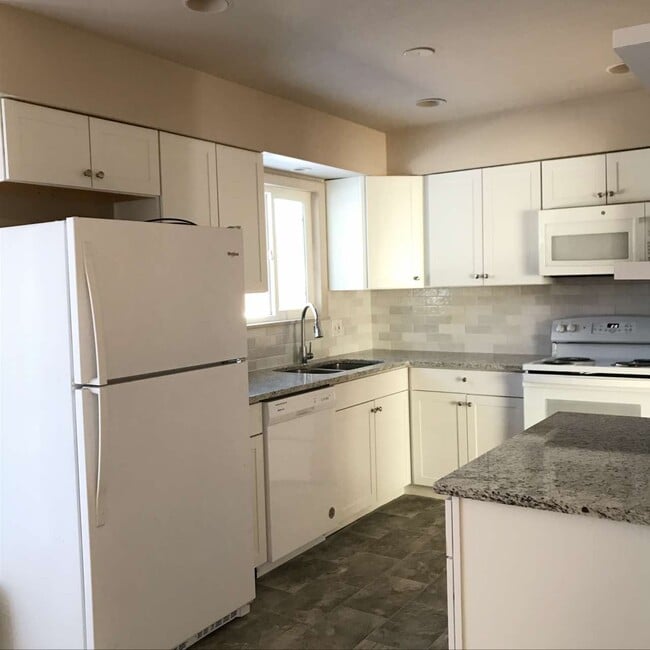 Building Photo - 304 Ruth St