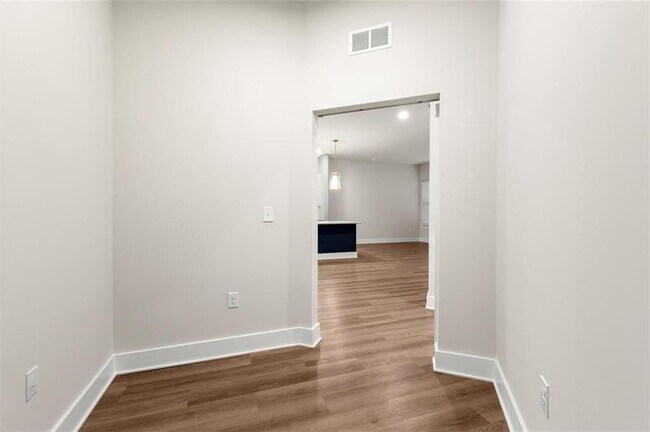 Building Photo - 2648 Sandy Plains Rd