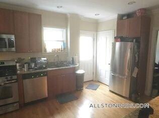 Building Photo - 4 Barstow St