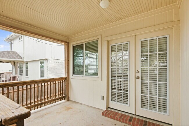 Building Photo - 1202 Sundrop Pl