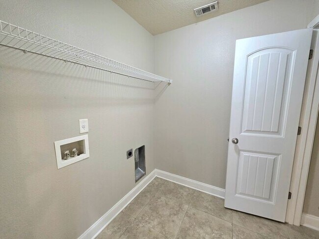 Building Photo - 4992 Makenna Cir