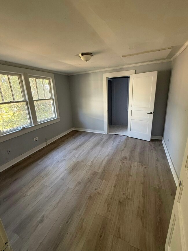 Building Photo - 1070 Arlington St