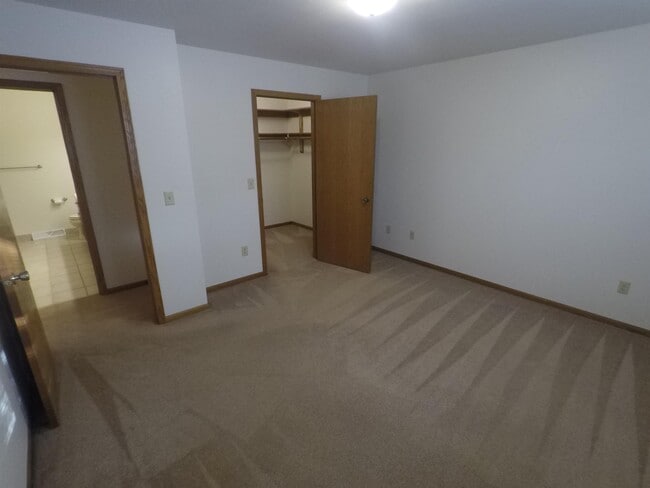 Building Photo - 1209 W Wausau Ave