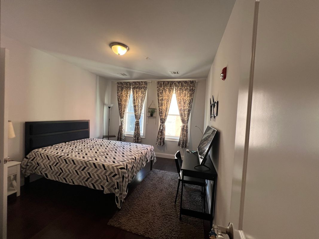 Building Photo - 90 Clinton Ave