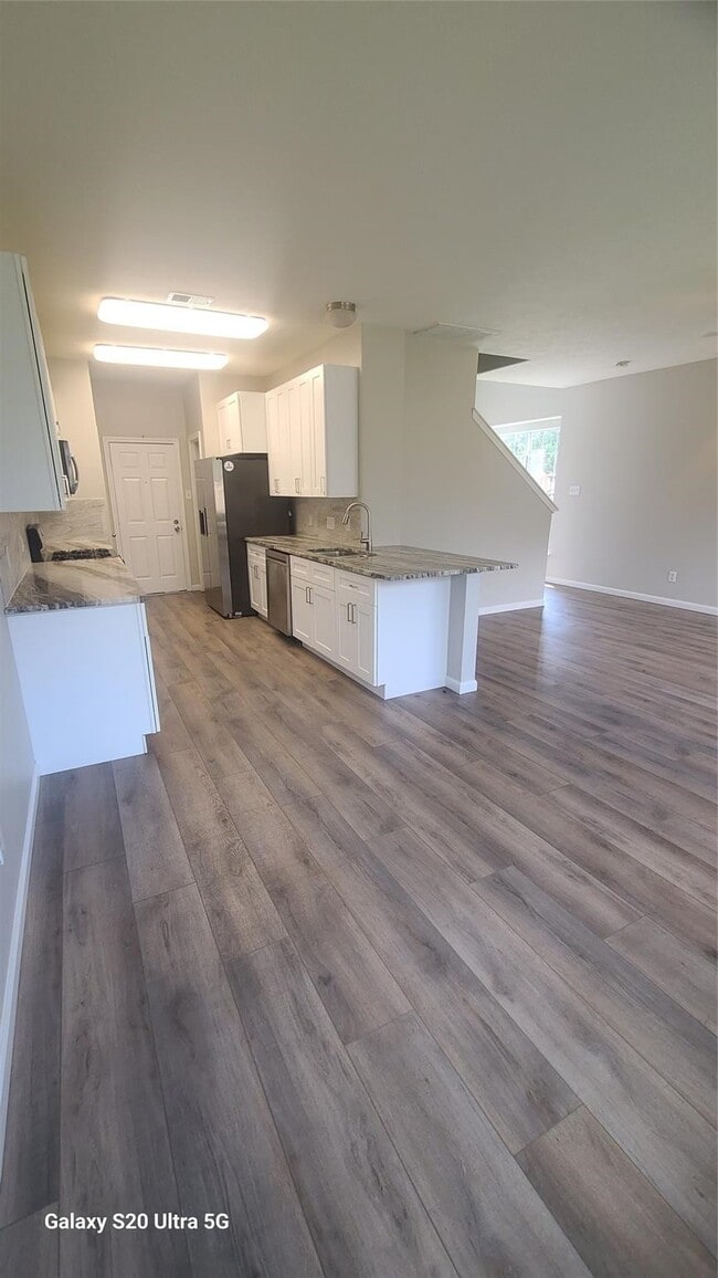 Building Photo - 17242 Oakwood Chase Dr