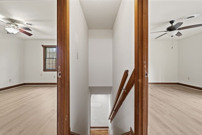 Building Photo - Available Now! 3-Bedroom Townhome in West Raleigh