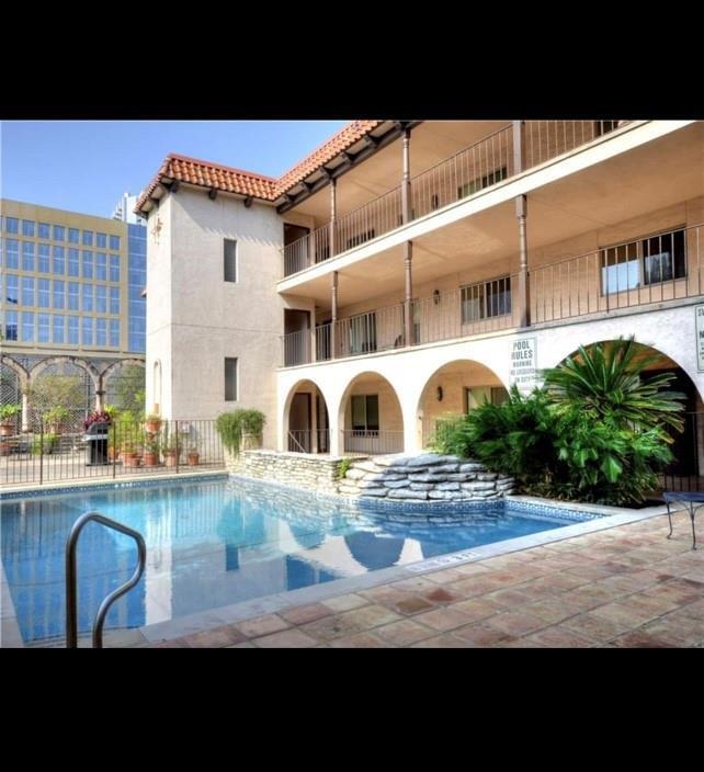 Primary Photo - 505 W 7th St