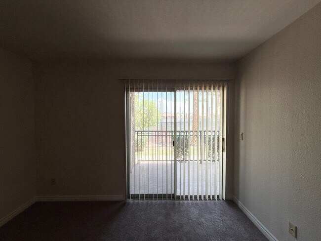 Building Photo - 5163 Indian River Dr