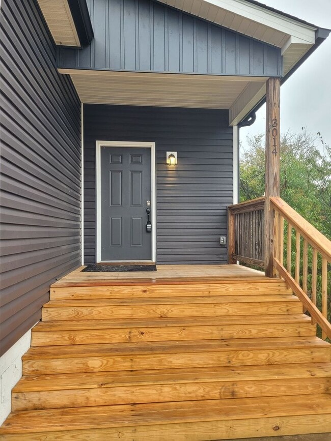 Building Photo - 3014 N Chamberlain Ave