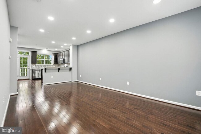 Building Photo - 7416 Riding Meadow Way