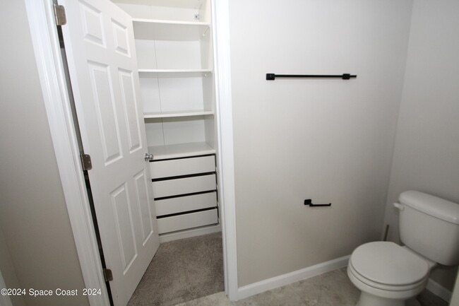 Building Photo - 695 Boughton Way