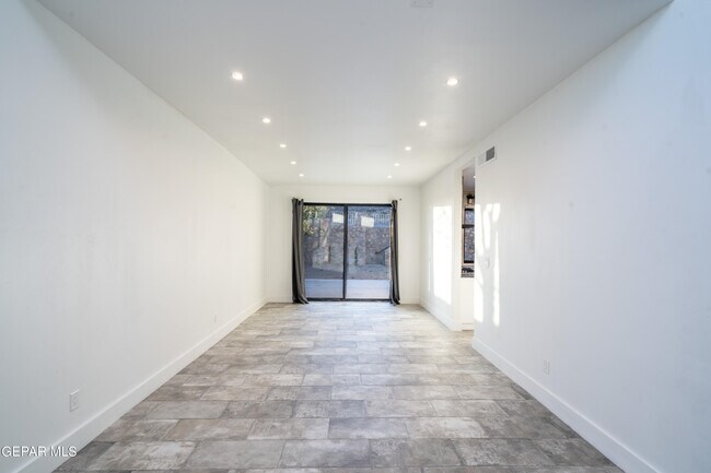 Building Photo - 1029 Calle Parque Dr