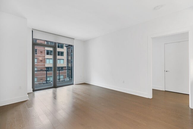 Building Photo - 9 Ave At Port Imperial