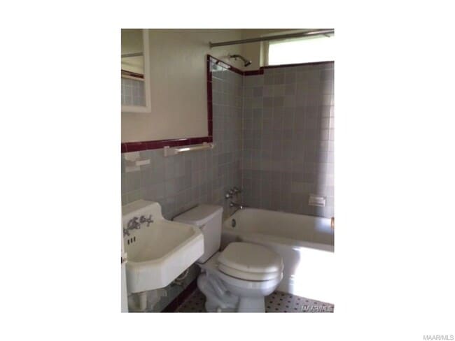 Building Photo - Edgemont