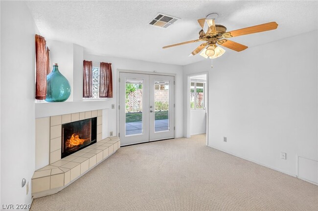 Building Photo - 935 Derringer Ln