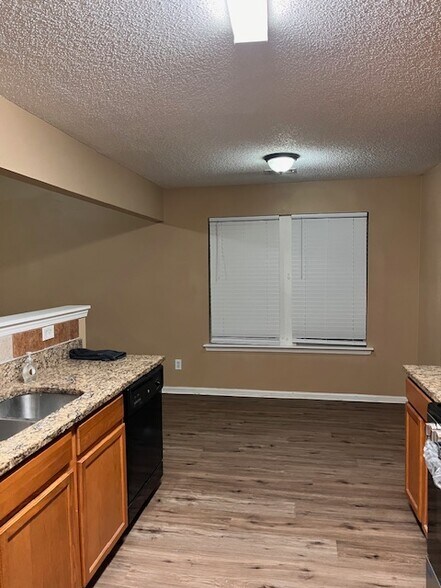 Dining Area - 3572 Devon Chase Rd