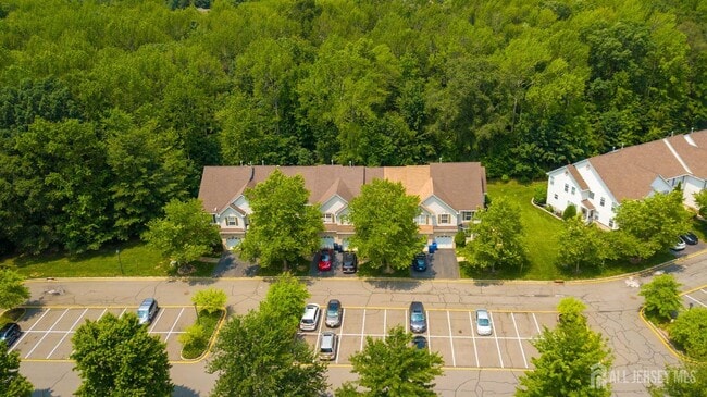 Building Photo - 141 Briarwood Dr
