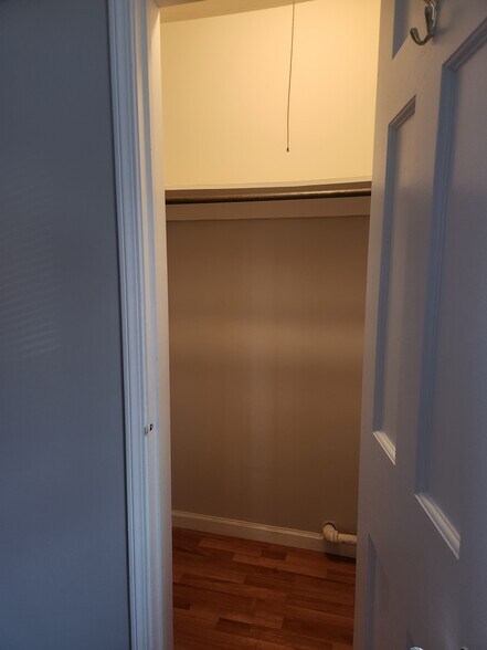 Building Photo - 13797 Cedar Rd