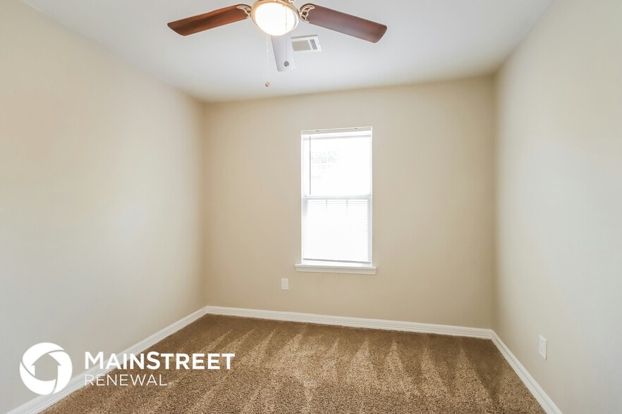 Building Photo - 8006 Lynette St