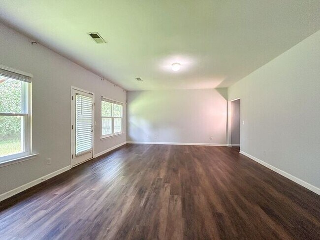 Building Photo - 1210 Cumberland Creek Pl SW