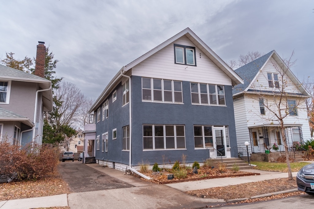 Building Photo - 824 5th St NE