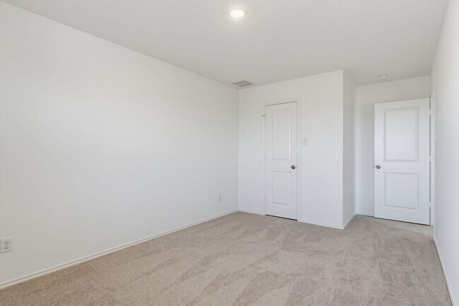 Building Photo - 216 Ayla Marie Cove