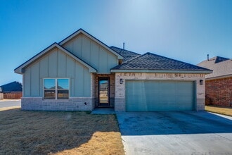 Building Photo - Custom built home in West Lubbock