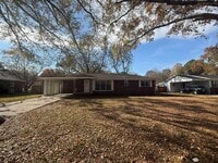 Building Photo - Freshly Updated 3 Bedroom 1 Bathroom Home in Decatur!
